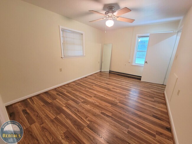 Building Photo - Spacious House Located off the 105 Bypass