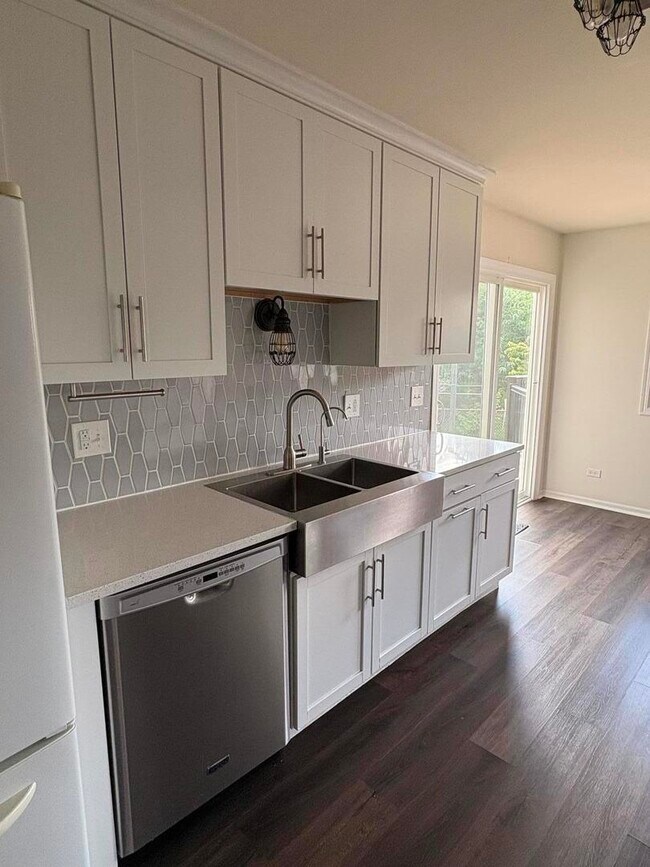 Building Photo - 619 Belair Ct