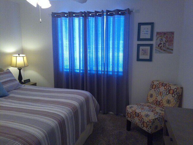 Building Photo - Seasonal Winter Rental Nov 1st to April 30...