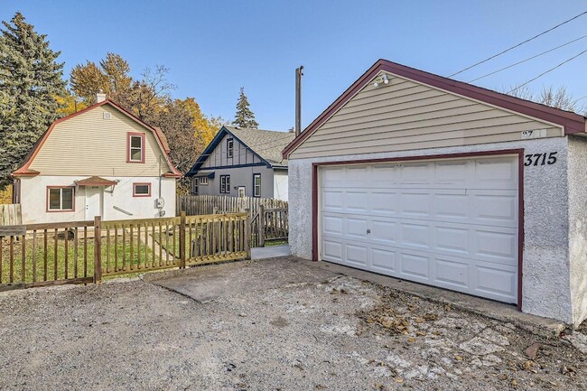 Building Photo - 3715 N Lyndale Ave