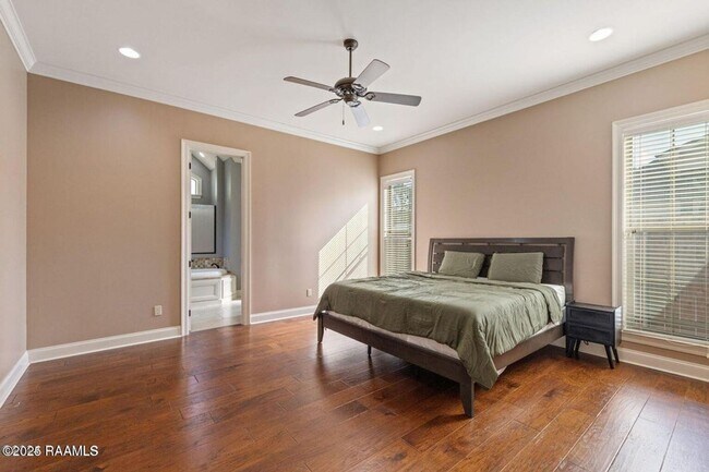 Building Photo - 216 Croft Row