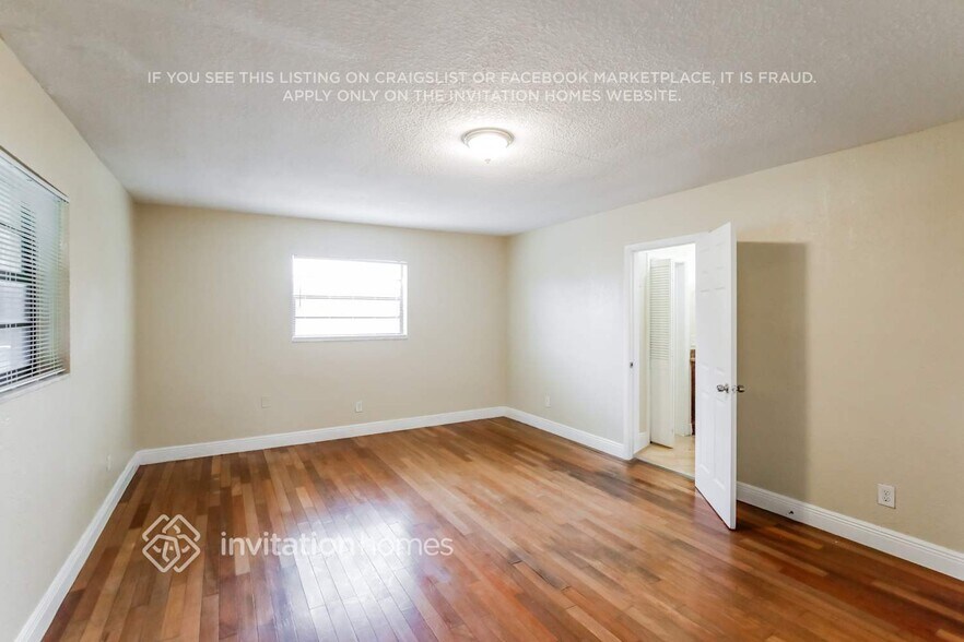 Building Photo - 6700 NW 22nd Ct