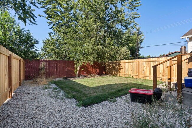 Building Photo - 3716 Custer Dr