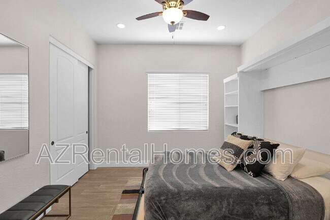 Building Photo - 32718 N 18th Ln
