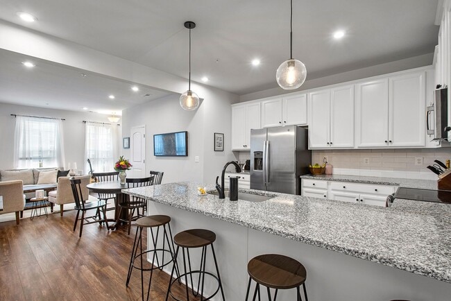 Building Photo - Modern 3-bedroom, 2.5-bath Townhouse!