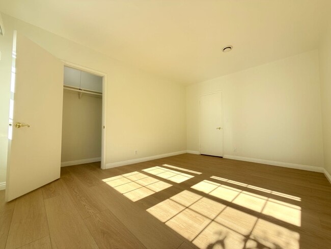 Building Photo - Stunning 4-Bedroom Home in Quiet North Hills