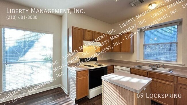 Building Photo - 69 Lockspring-