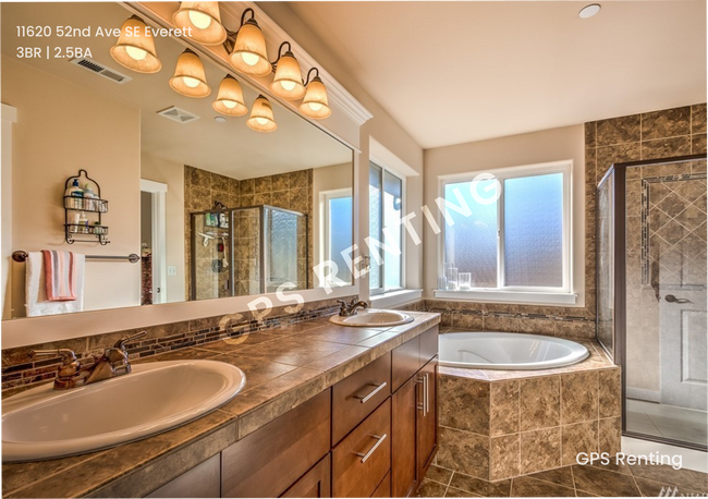 Building Photo - Stylish And Sleek Everett Home On A Quiet ...