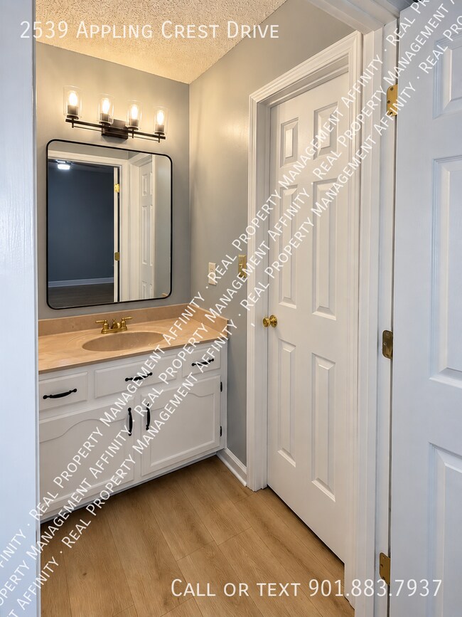 Building Photo - 2539 Appling Crest Dr