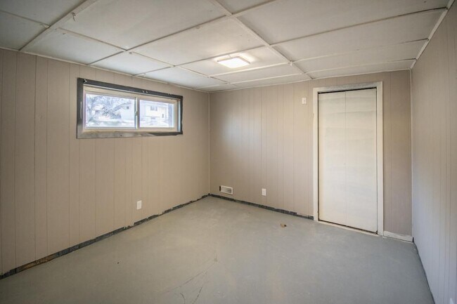 Building Photo - 2826 Bryan Ave