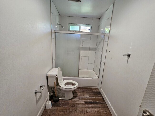 Building Photo - 23(1456,1458)