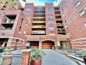 Building Photo - Spacious two bedroom two full bath in the heart of downtown!! AVAIL NOW!