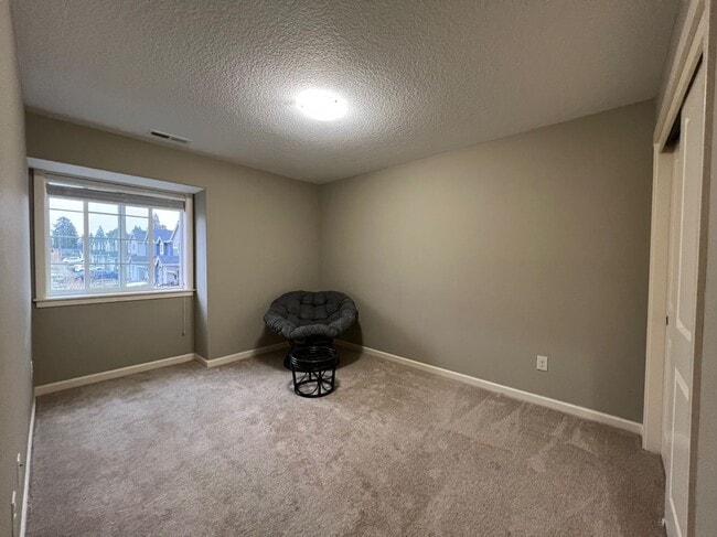 Building Photo - Beautiful Gresham 4 Bed, 2.5 Bath Home!