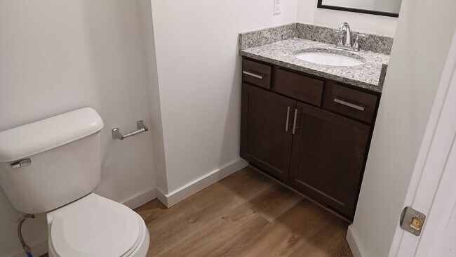 Building Photo - 6112 Andersonville Rd