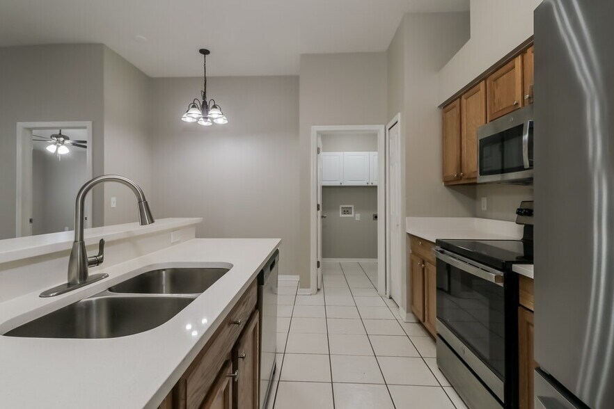 Building Photo - 30511 Midtown Ct