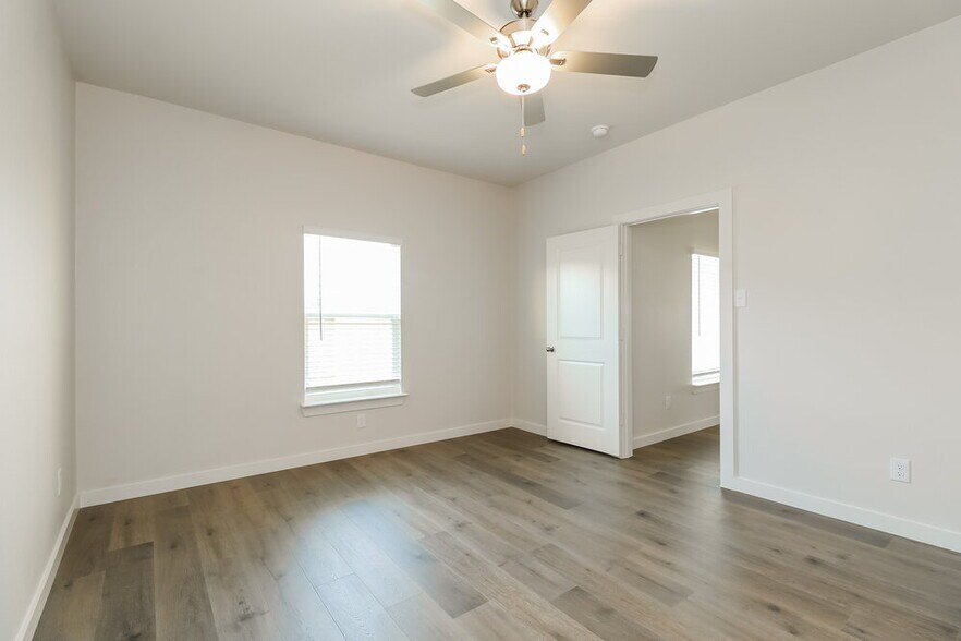 Building Photo - 1500 Harvester Dr