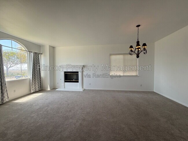 Building Photo - 605 Corte Sol