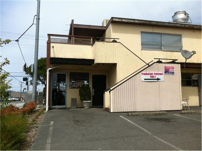 Building Photo - 1625 W Dravus St