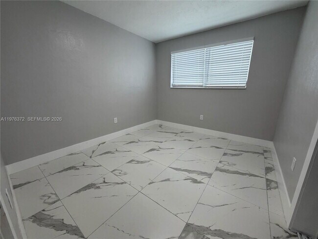 Building Photo - 508 E 23rd St