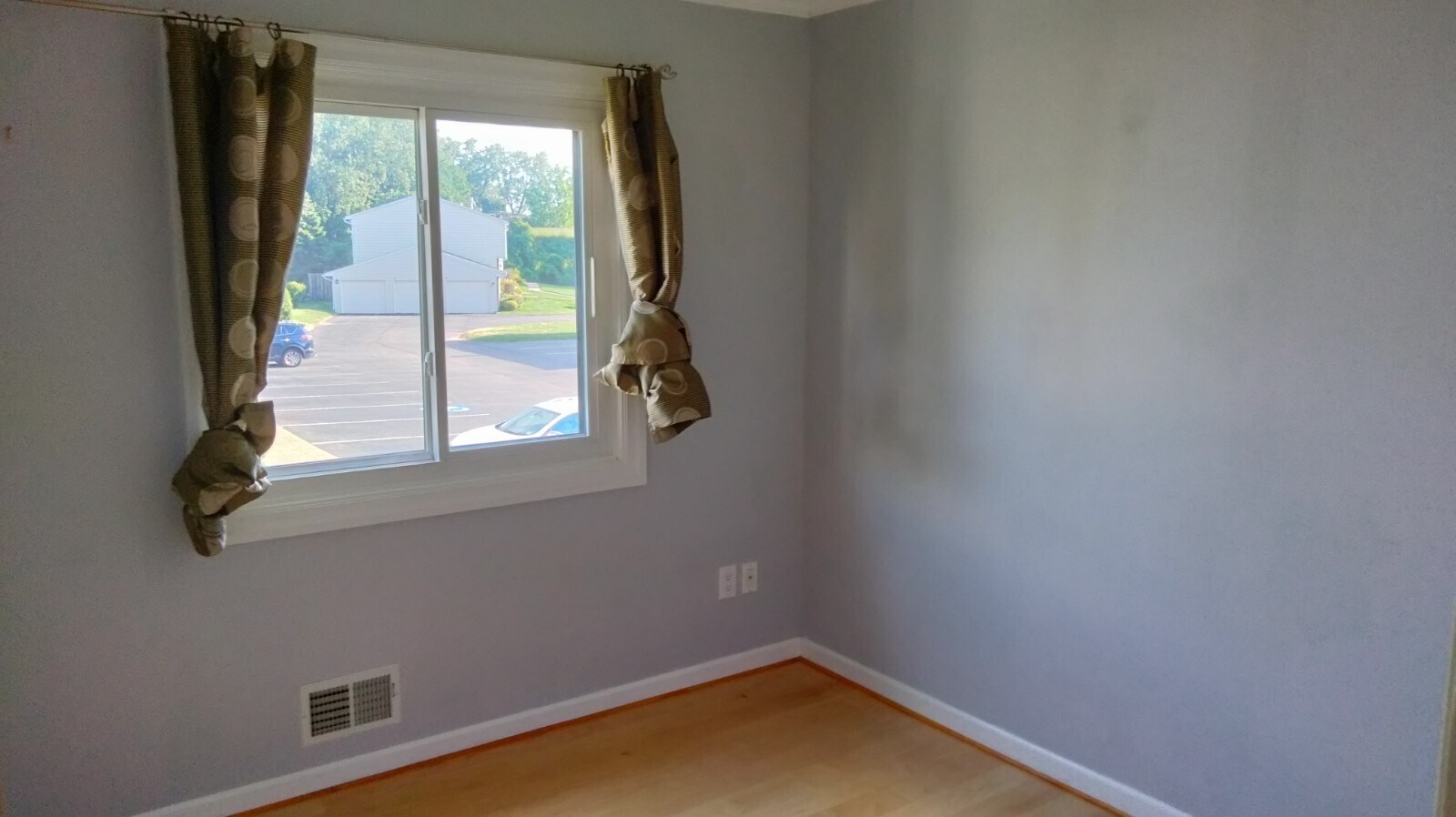 3rd bedroom - 539 French Rd