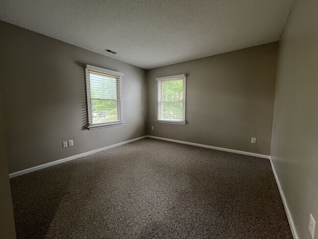 Building Photo - Beautifully Updated Kiln Creek Home with G...