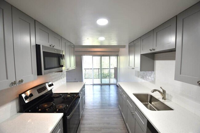 Building Photo - 4440 Laguna Pl