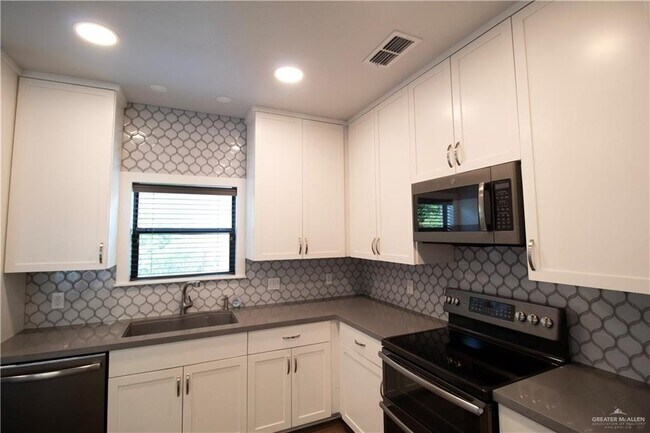 Building Photo - 5404 N 5th St