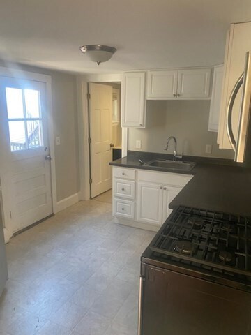 Building Photo - 66 Cabot St