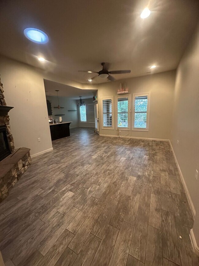 Building Photo - Stunning Sun River, Single-Level Home with...