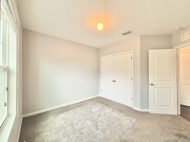 Building Photo - 9826 Hound Chase Dr