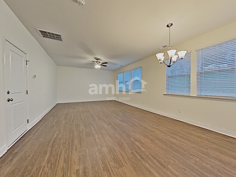 Building Photo - 119 Everett Park Dr