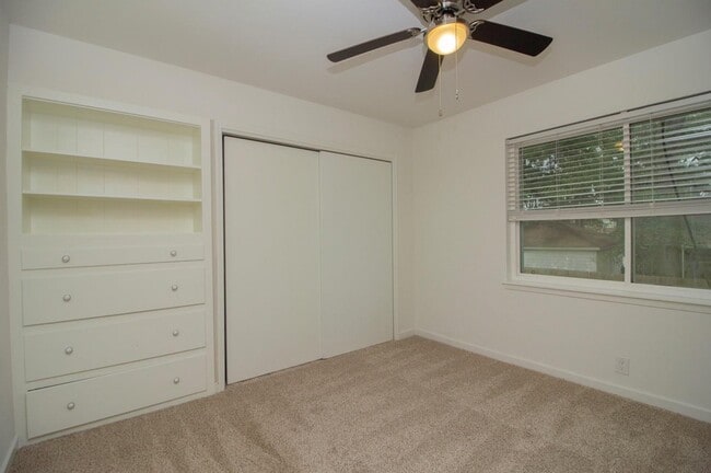 Building Photo - 7 Woody Creek Dr