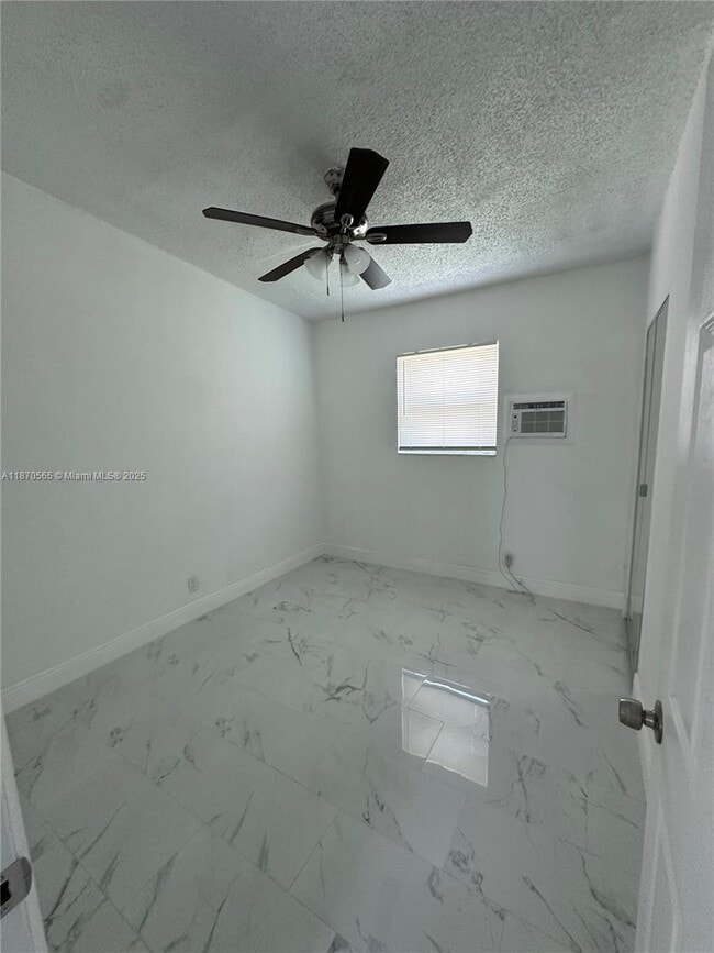 Building Photo - 240 NW 28th Ave