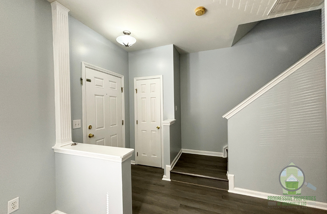 Building Photo - 214 Spring Crossing Cir