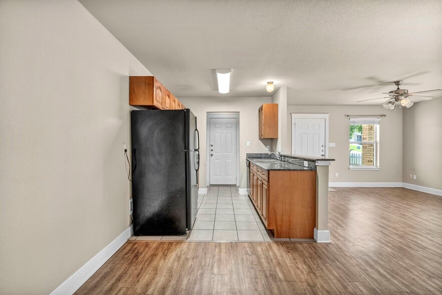 Building Photo - 710 Claremont Pky