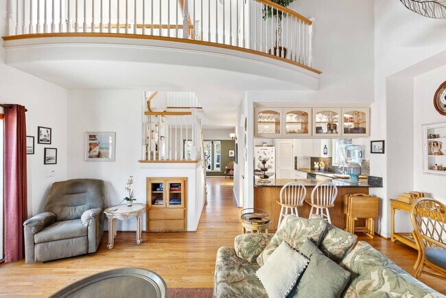 Building Photo - 1605 Lynngrove Dr