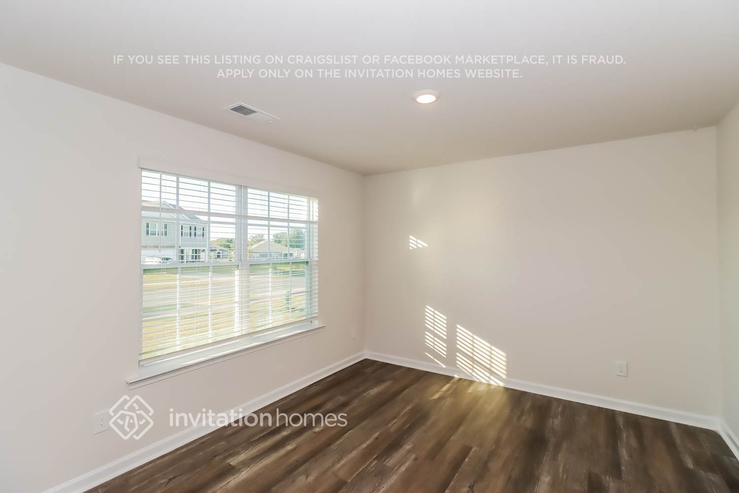 Building Photo - 142 Scarlet Dr