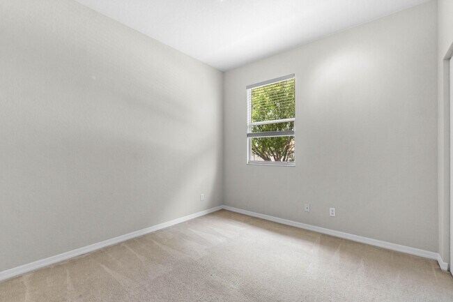Building Photo - 3116 Grandiflora Dr