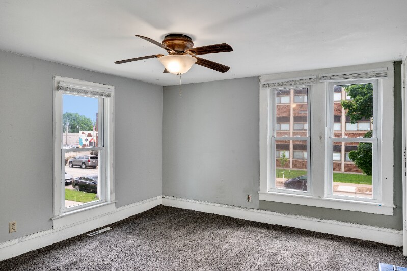 Building Photo - 1413 Avon St