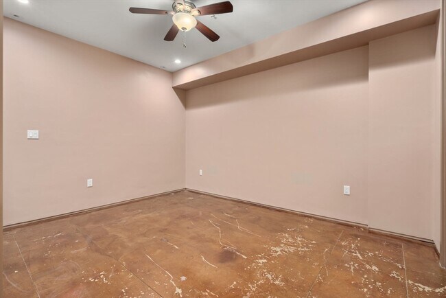 Building Photo - 36 A St
