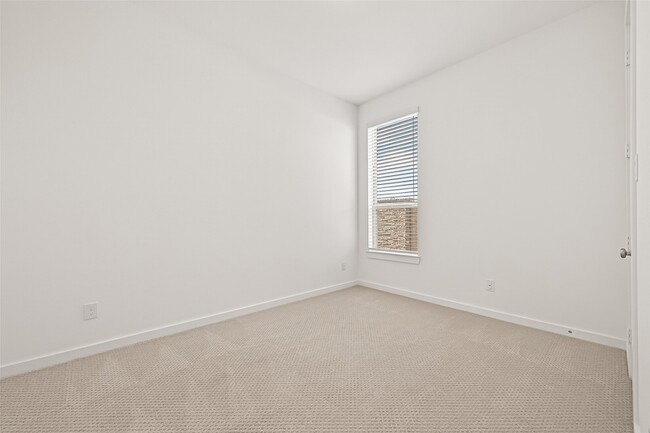 Building Photo - 7427 Compass Dr