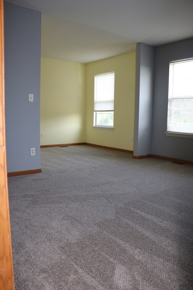 Building Photo - 379 Reston Cir