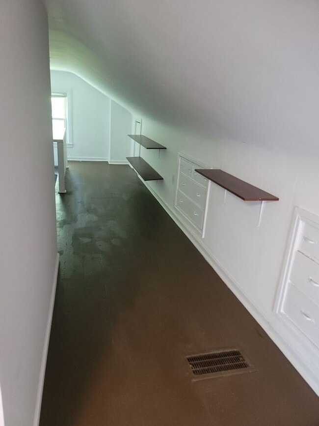 Building Photo - 1411 Hill St