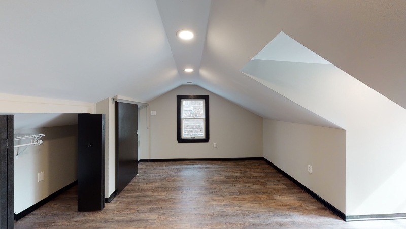 Building Photo - 1819 E Carson St