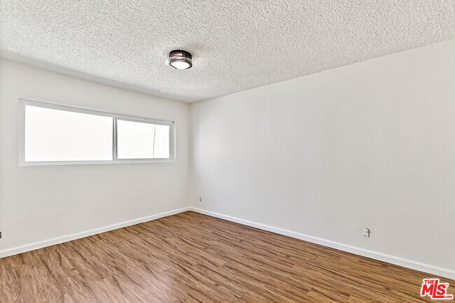 Building Photo - 2332 S Beverly Glen Blvd