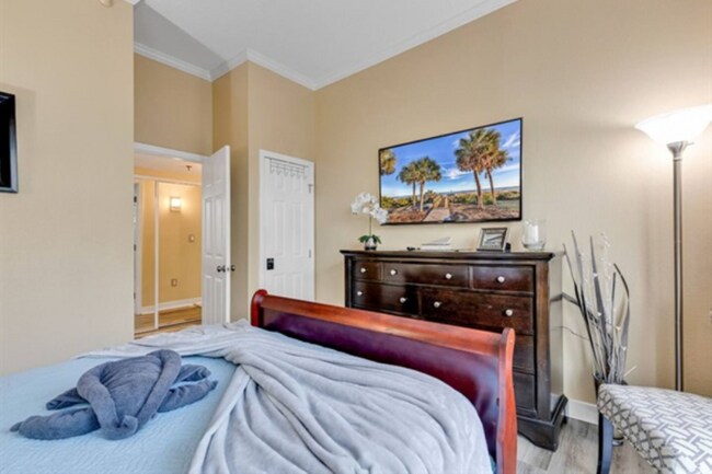 Building Photo - 2710 N Ocean Blvd