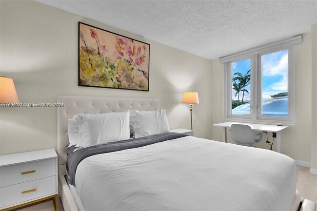 Building Photo - 2301 Collins Ave