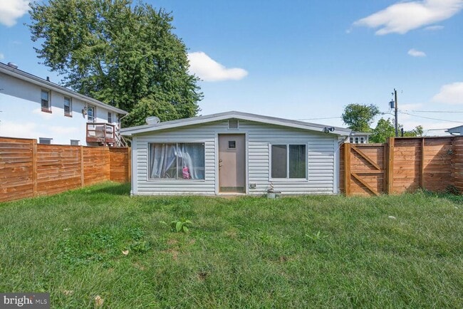 Building Photo - 2136 S Monroe St