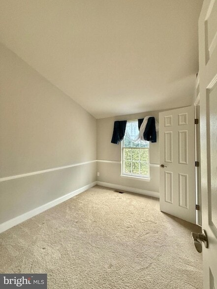 Building Photo - 16946 Monmouth Ct