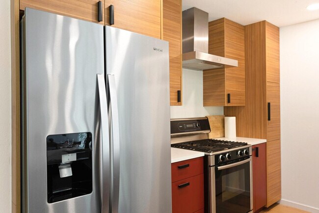 Building Photo - 2906 Westhill Dr